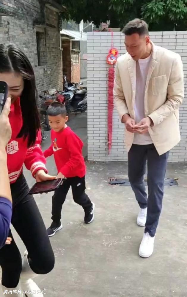 然后足坛每一名教练都有自己的战术思想，每个人都有自己的独特品味，也有很多人喜欢尤文稳固的防守、紧凑的站位和出色的定位球技巧。